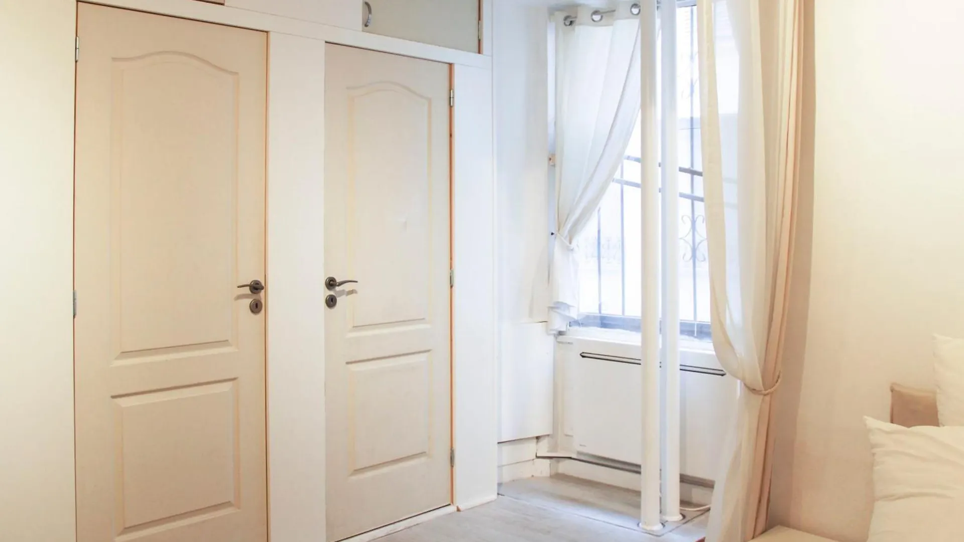 Apartment Charming For 4 People In 15 *